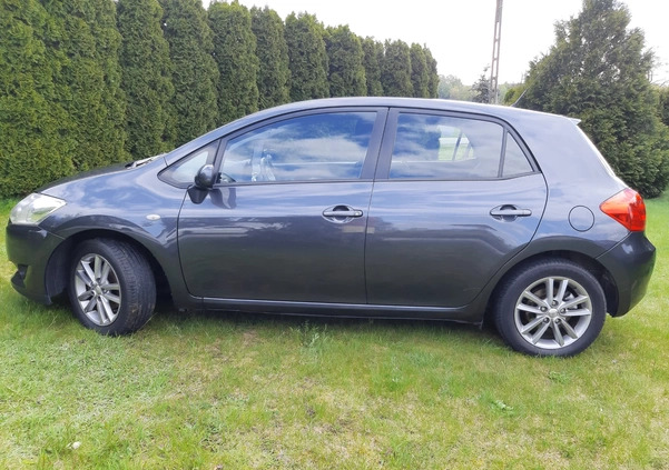 Toyota Auris cena 28800 przebieg: 137800, rok produkcji 2010 z Wałcz małe 106